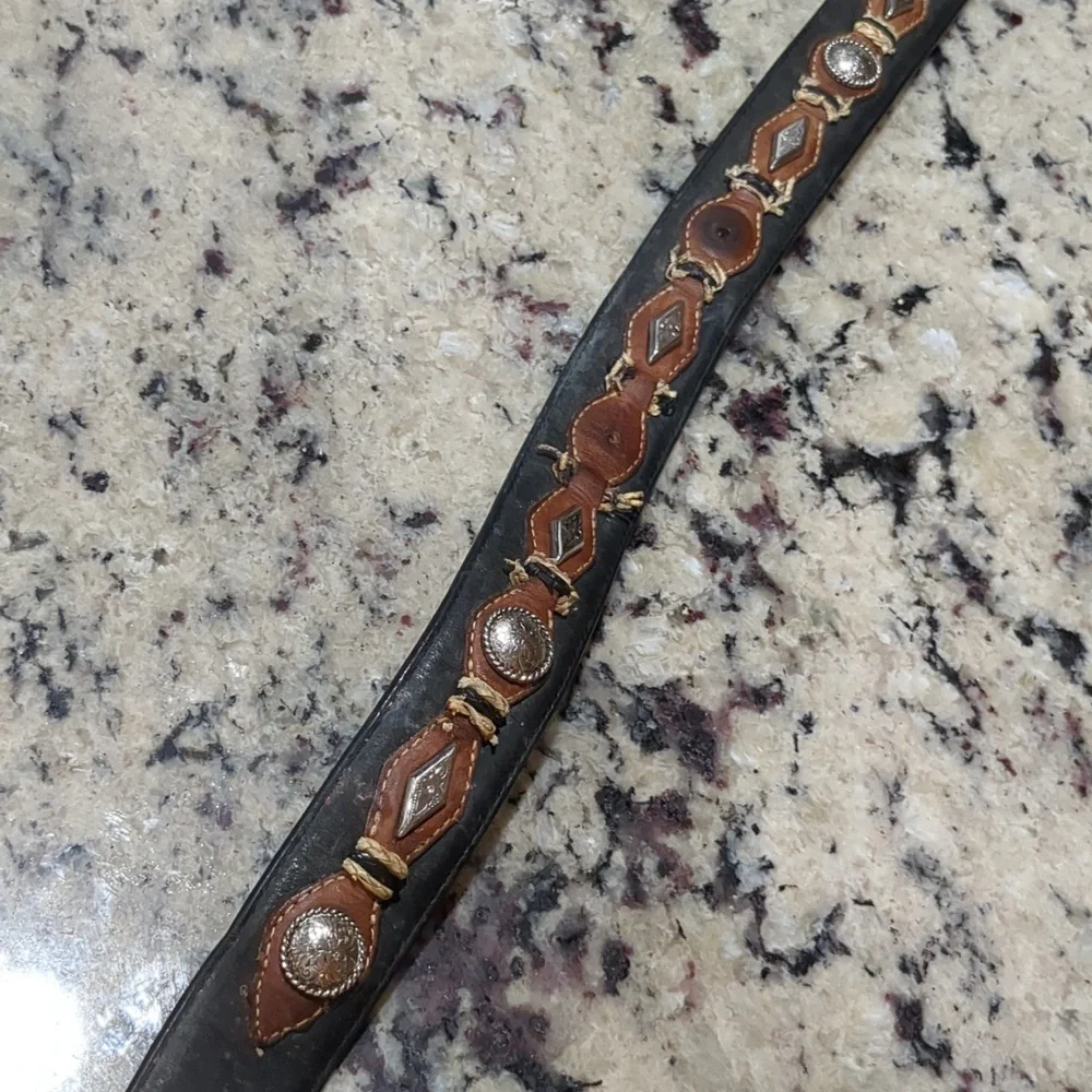 Justin Boots Silver Concho Rawhide Leather Belt - Picture 3 of 6